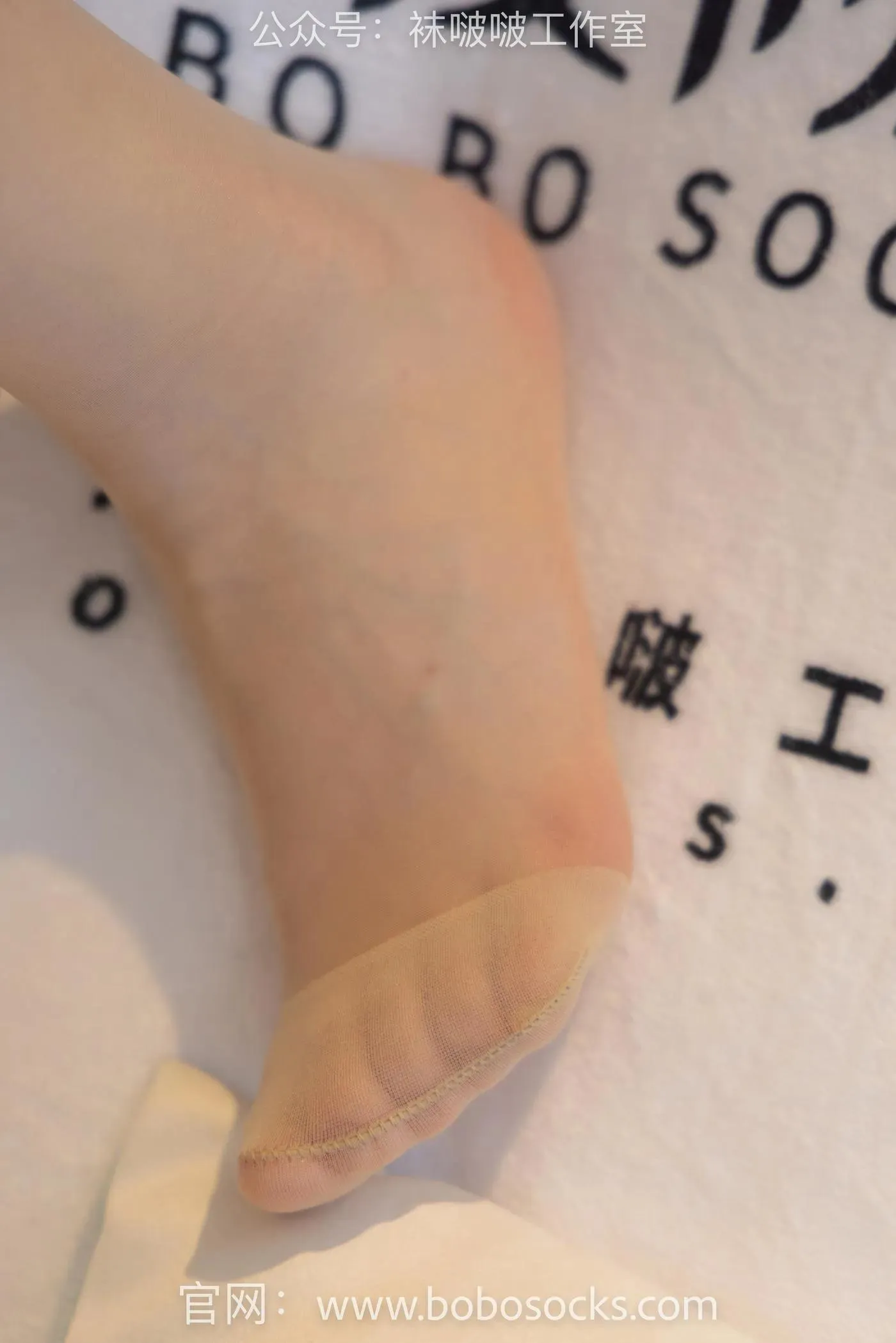 [BoBoSocks袜啵啵]NO.114 小甜豆-高跟鞋、帆布鞋、肉丝、厚黑丝 [175P]插图7